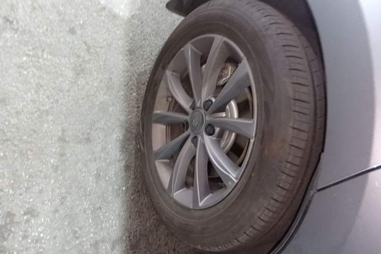 Used BYD Qin L 2025 EV 470KM Leading Edition Right Rear Wheel Hub