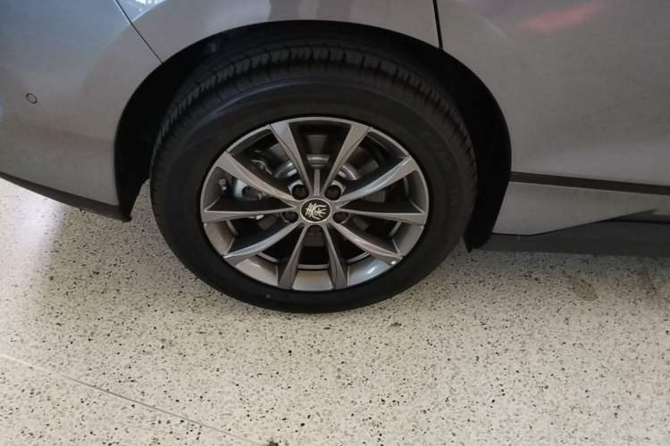 Used BYD Qin L 2025 EV 545KM Beyond Version Right Rear Wheel Hub
