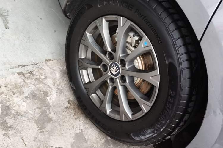 Used BYD Qin L 2025 DM-i Smart Drive 80KM Leading Model Right Rear Wheel Hub