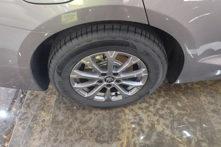 Used BYD Qin L 2025 DM-i Smart Drive 80KM Leading Model Right Rear Wheel Hub