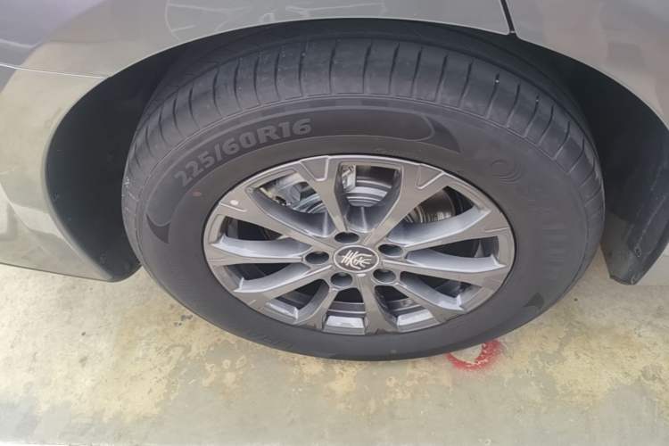 Used BYD Qin L 2025 DM-i Smart Drive 80KM Leading Model Right Rear Wheel Hub
