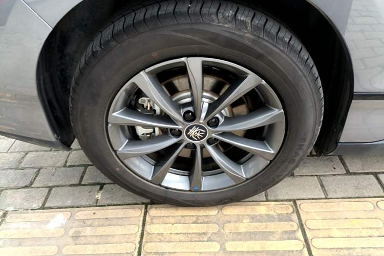 Used BYD Qin L 2025 EV 470KM Leading Edition Right Rear Wheel Hub