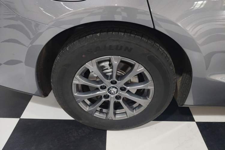 Used BYD Qin L 2025 DM-i Smart Drive 80KM Leading Model Right Rear Wheel Hub