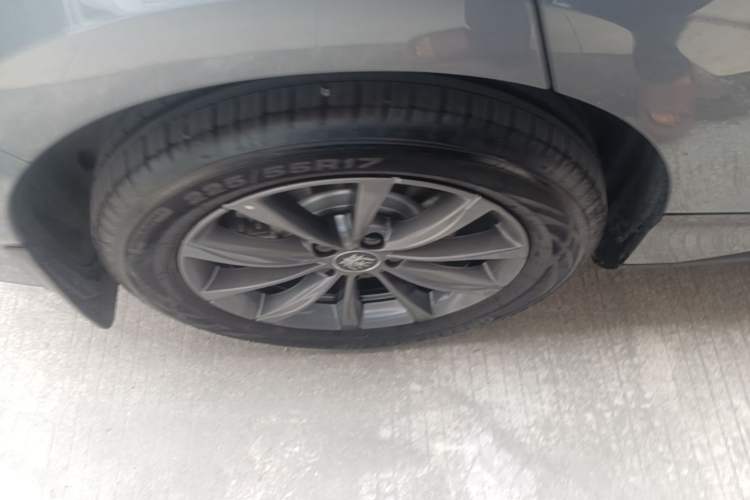 Used BYD Qin L 2025 EV 470KM Leading Edition Right Rear Wheel Hub