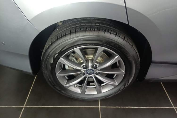 Used BYD Qin L 2025 EV 545KM Beyond Version Right Rear Wheel Hub