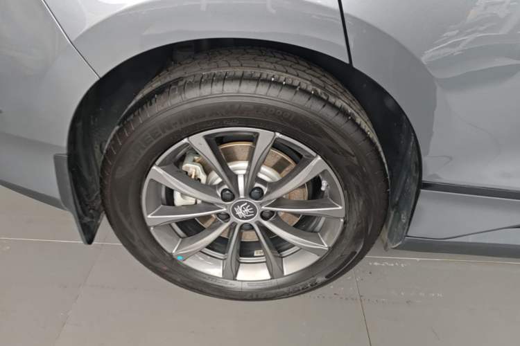 Used BYD Qin L 2025 EV 470KM Leading Edition Right Rear Wheel Hub