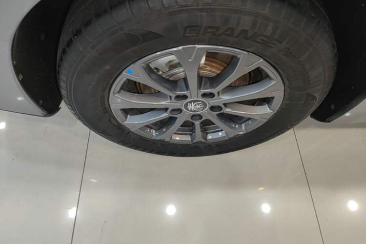 Used BYD Qin L 2025 DM-i Smart Drive 80KM Leading Model Right Rear Wheel Hub