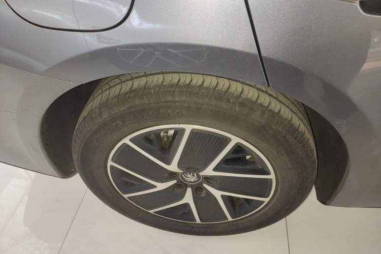 Used BYD Qin L 2025 DM-i Smart Drive 120KM Superior Model Right Rear Wheel Hub