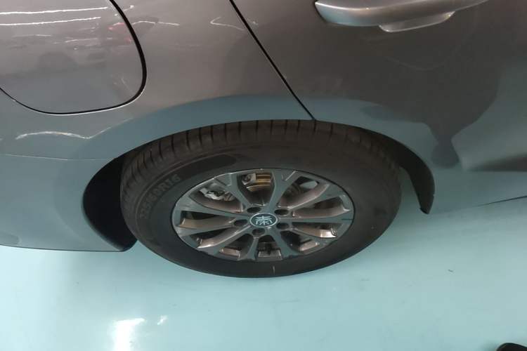 Used BYD Qin L 2025 DM-i Smart Drive 80KM Leading Model Right Rear Wheel Hub