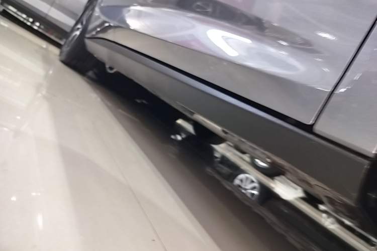 Used BYD Qin L 2025 DM-i Smart Drive 120KM Superior Model Right Side Sill