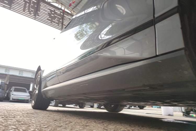 Used BYD Qin L 2025 EV 545KM Beyond Version Right Side Sill