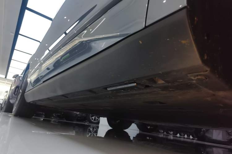 Used BYD Qin L 2025 EV 470KM Leading Edition Right Side Sill