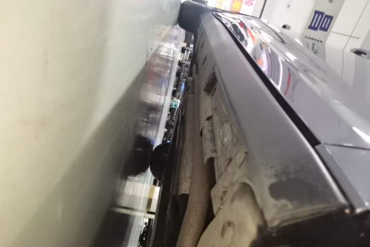 Used BYD Qin L 2025 DM-i Smart Drive 80KM Leading Model Right Side Sill