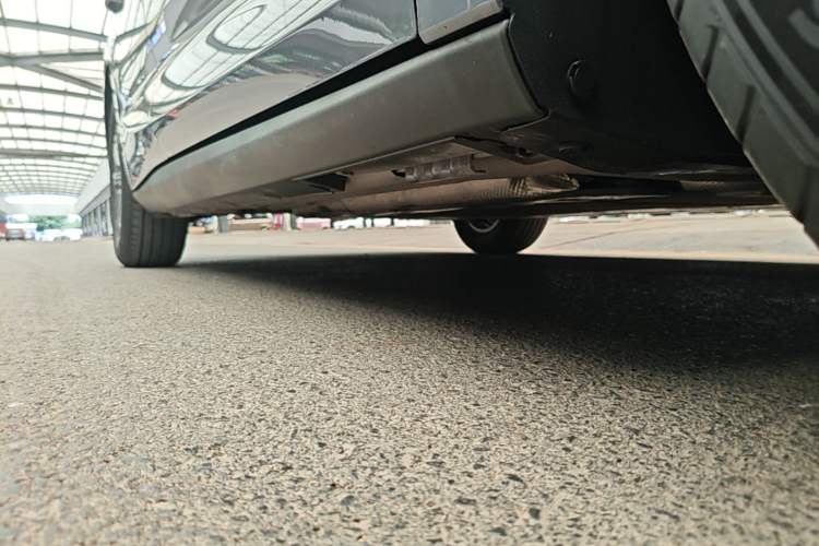 Used BYD Qin L 2025 DM-i Smart Drive 80KM Leading Model Right Side Sill