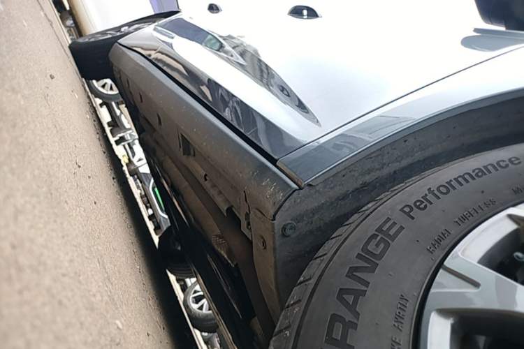Used BYD Qin L 2025 DM-i Smart Drive 80KM Leading Model Right Side Sill
