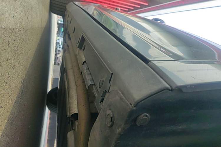 Used BYD Qin L 2025 DM-i Smart Drive 120KM Superior Model Right Side Sill