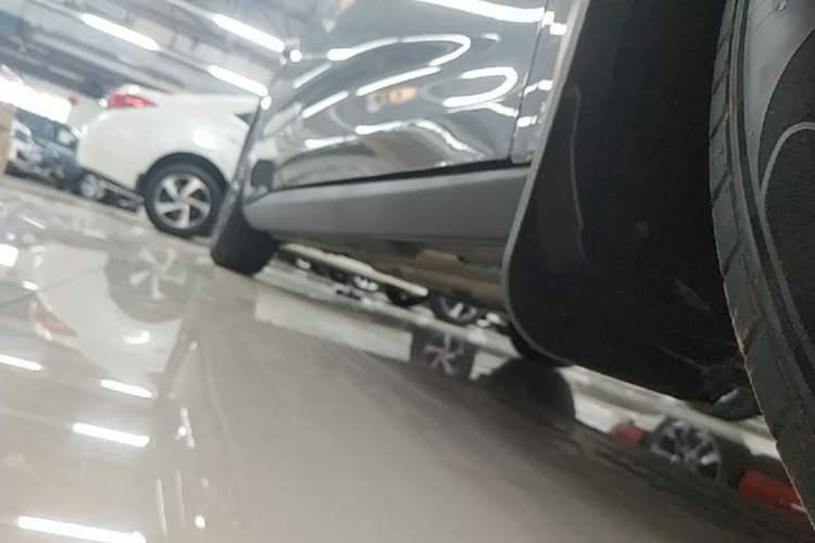 Used BYD Qin L 2025 DM-i Smart Drive 80KM Leading Model Right Side Sill