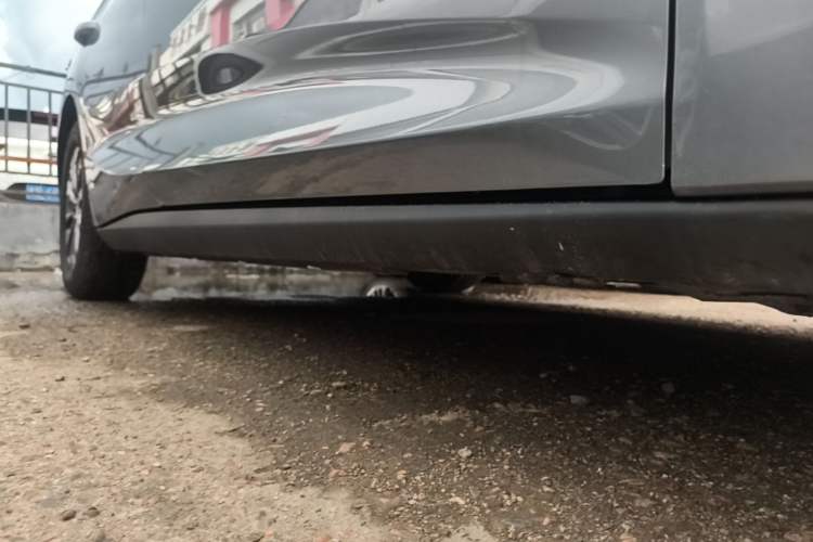 Used BYD Qin L 2025 DM-i Smart Drive 80KM Leading Model Right Side Sill