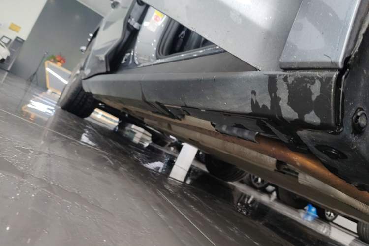 Used BYD Qin L 2025 DM-i Smart Drive 120KM Superior Model Right Side Sill
