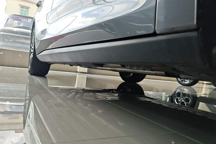 Used BYD Qin L 2025 DM-i Smart Drive 120KM Excellence Model Right Side Sill