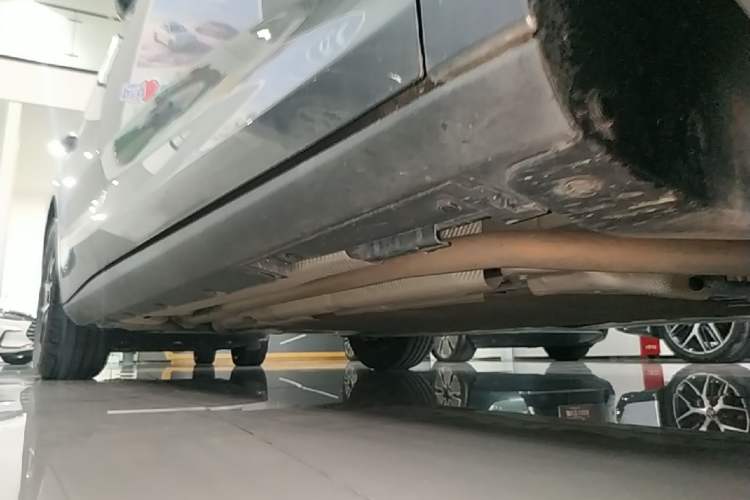 Used BYD Qin L 2025 DM-i Smart Drive 120KM Leading Model Right Side Sill