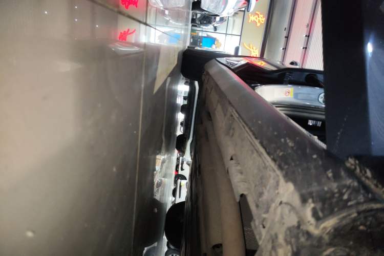 Used BYD Qin L 2025 DM-i Smart Drive 80KM Leading Model Right Side Sill