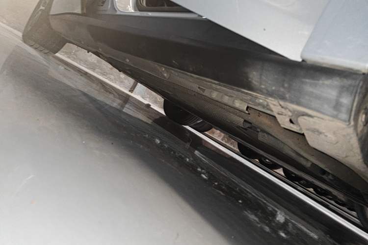 Used BYD Qin L 2025 DM-i Smart Drive 120KM Superior Model Right Side Sill