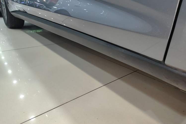 Used BYD Qin L 2025 DM-i Smart Drive 80KM Leading Model Right Side Sill