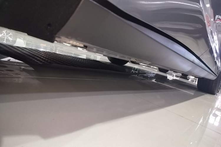 Used BYD Qin L 2025 DM-i Smart Drive 120KM Leading Model Right Side Sill