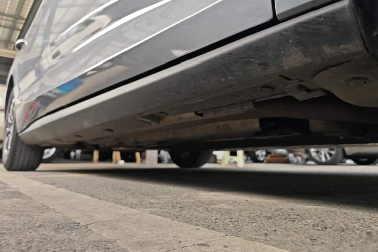 Used BYD Qin L 2025 DM-i Smart Drive 80KM Leading Model Right Side Sill