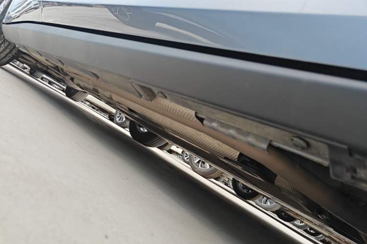 Used BYD Qin L 2025 DM-i Smart Drive 80KM Leading Model Right Side Sill