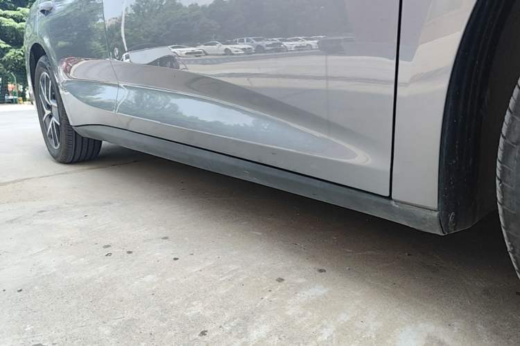 Used BYD Qin L 2025 DM-i Smart Drive 120KM Leading Model Right Side Sill