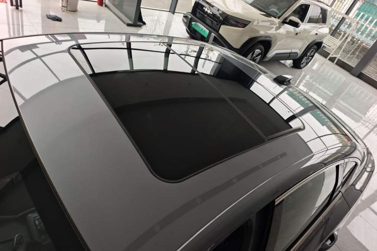 Used BYD Qin L 2025 DM-i Smart Drive 120KM Superior Model Roof