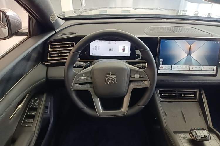 Used BYD Qin L 2025 DM-i Smart Drive 120KM Superior Model Steering Wheel
