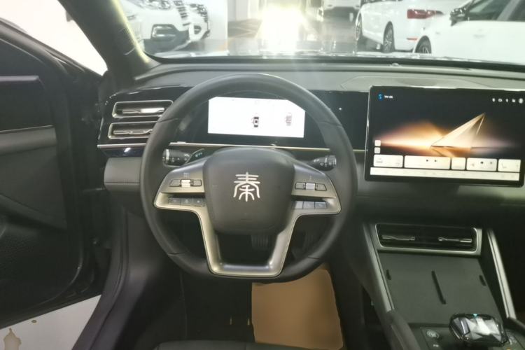 Used BYD Qin L 2025 DM-i Smart Drive 80KM Leading Model Steering Wheel