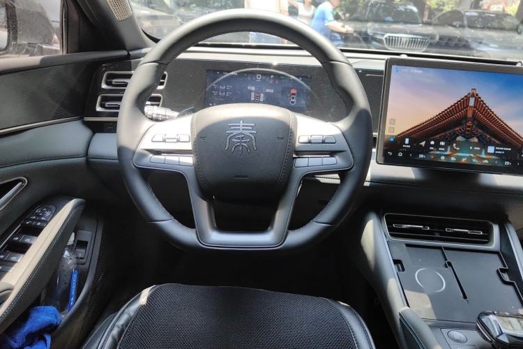 Used BYD Qin L 2025 DM-i Smart Drive 80KM Superior Model Steering Wheel
