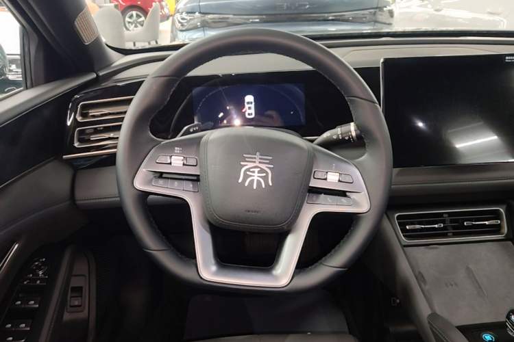 Used BYD Qin L 2025 DM-i Smart Drive 120KM Superior Model Steering Wheel