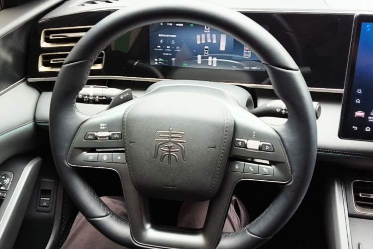 Used BYD Qin L 2025 DM-i Smart Drive 80KM Leading Model Steering Wheel