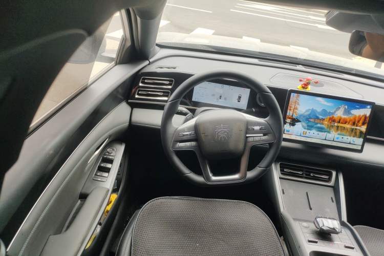 Used BYD Qin L 2025 DM-i Smart Drive 80KM Leading Model Steering Wheel