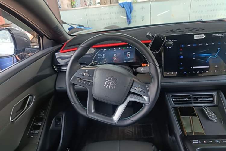 Used BYD Qin L 2025 EV 545KM Beyond Version Steering Wheel