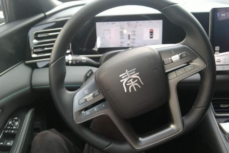 Used BYD Qin L 2025 DM-i Smart Drive 120KM Superior Model Steering Wheel