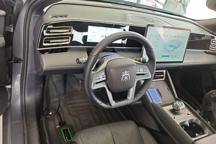 Used BYD Qin L 2025 DM-i Smart Drive 120KM Excellence Model Steering Wheel