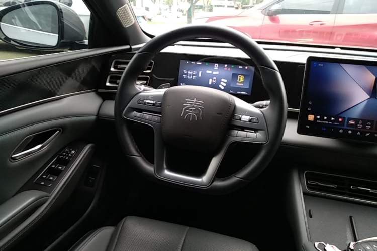 Used BYD Qin L 2025 DM-i Smart Drive 120KM Leading Model Steering Wheel
