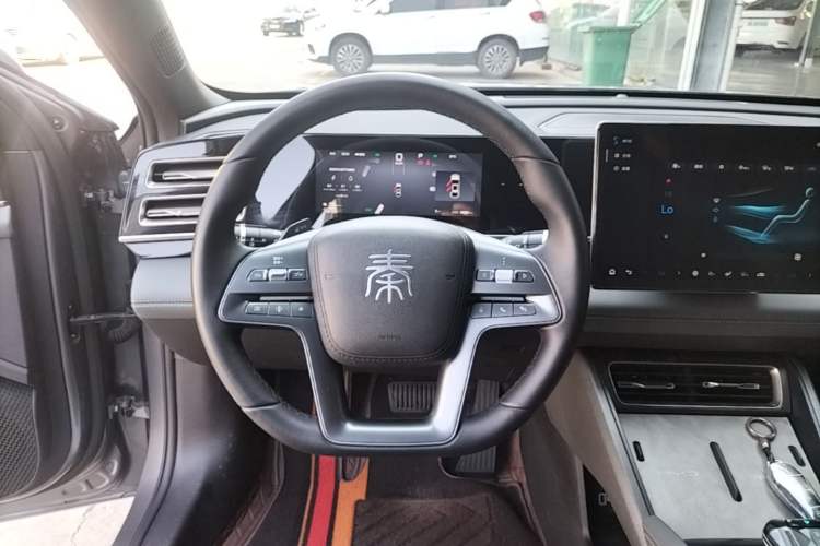 Used BYD Qin L 2025 DM-i Smart Drive 80KM Leading Model Steering Wheel
