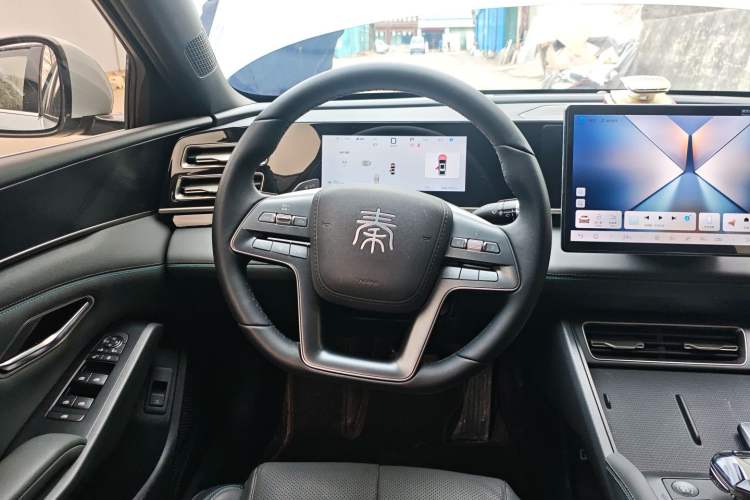 Used BYD Qin L 2025 DM-i Smart Drive 80KM Leading Model Steering Wheel