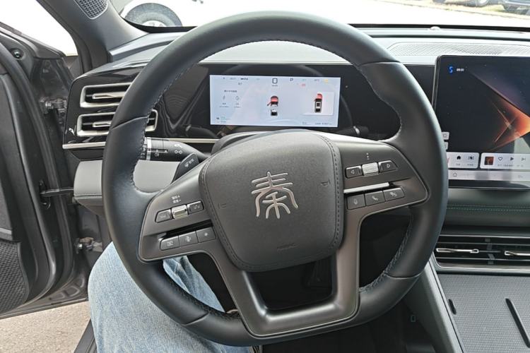 Used BYD Qin L 2025 DM-i Smart Drive 80KM Leading Model Steering Wheel