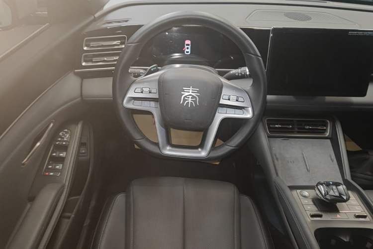 Used BYD Qin L 2025 DM-i Smart Drive 120KM Superior Model Steering Wheel