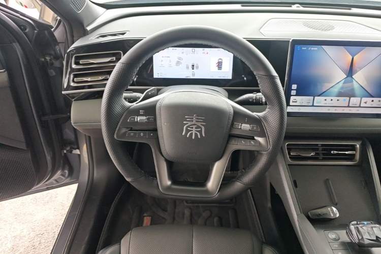 Used BYD Qin L 2025 DM-i Smart Drive 80KM Leading Model Steering Wheel