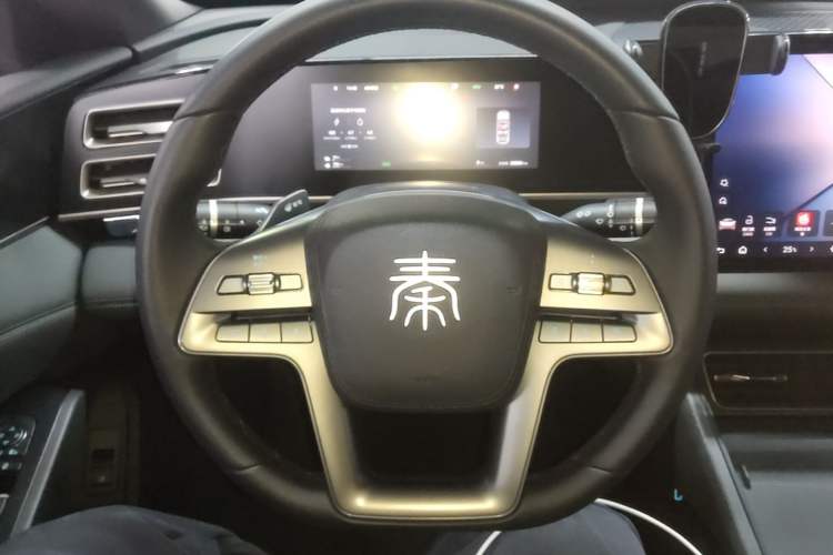 Used BYD Qin L 2025 DM-i Smart Drive 80KM Leading Model Steering Wheel