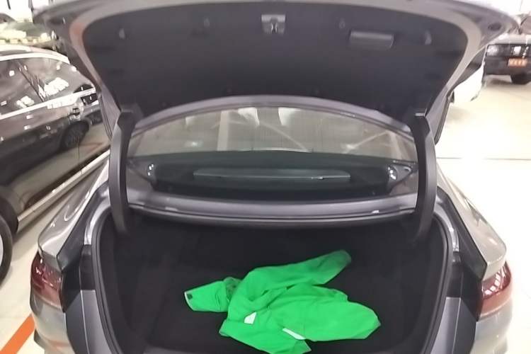 Used BYD Qin L 2025 DM-i Smart Drive 120KM Superior Model Trunk
